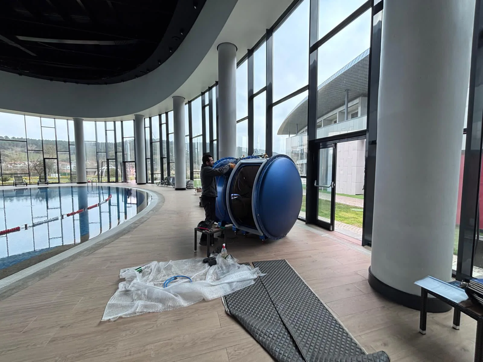 Oxyliving technicians on a scheduled service visit at a wellness facility